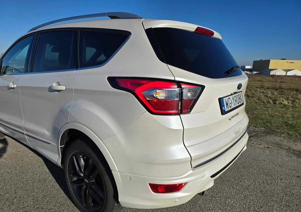 Ford Kuga cena 92500 przebieg: 82000, rok produkcji 2017 z Garwolin małe 466